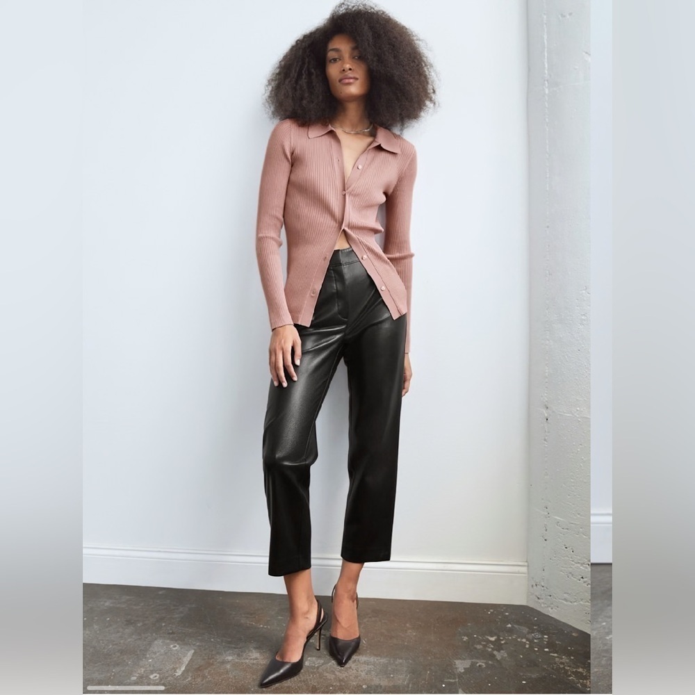 ⭐️Host Pick⭐️ Aritzia Babaton Black Command Cropped leather Pant size 14